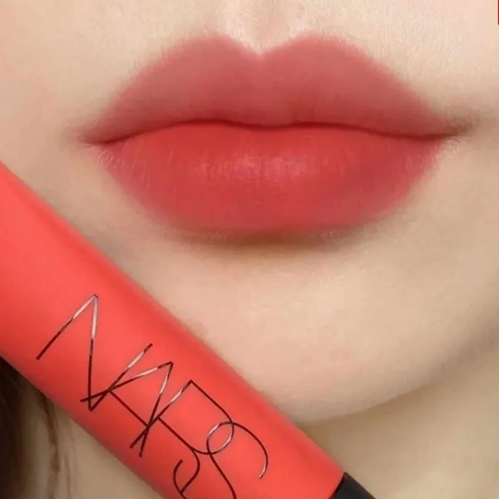 💕⚡️NARS Feisty Air Matte Lip Color